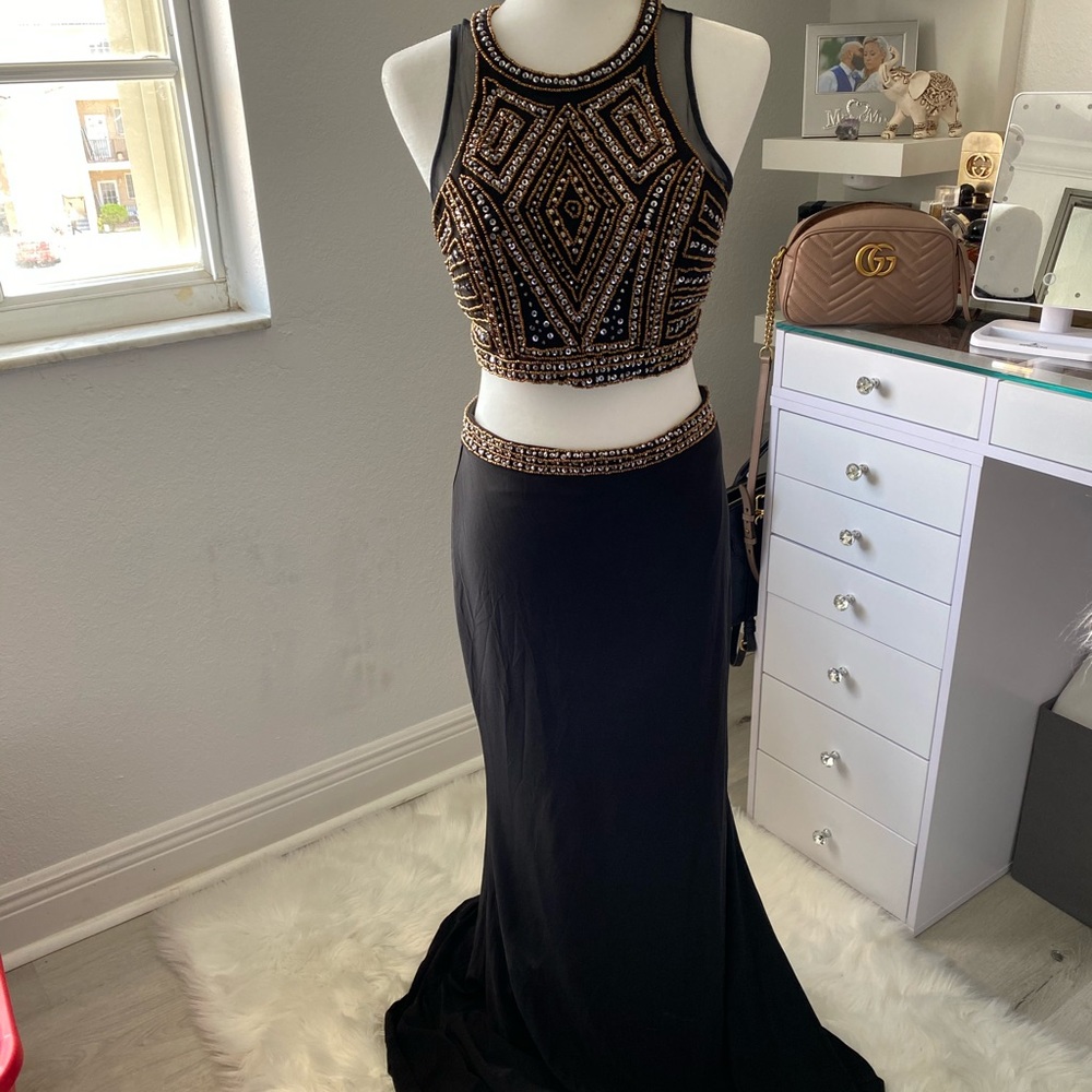 **MAKE AN OFFER**